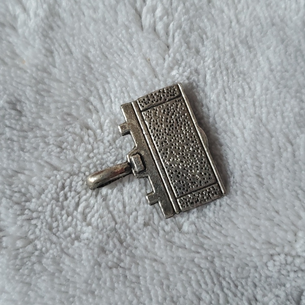 Camera Charm - Picture 2 of 2